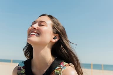 JBL LIVE FREE NC+ true-wireless in-ear hörlurar (svart)
