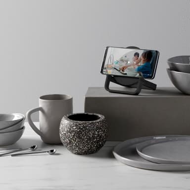Belkin Boost Charge 10W trådlös laddare med högtalare (svart)