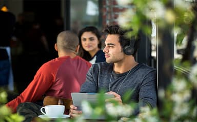 JBL Tune600BTNC trådlösa on-ear hörlurar (svart)