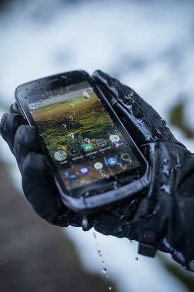 Land Rover Explore smartphone