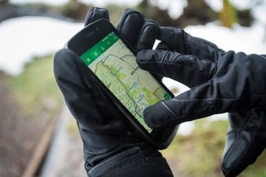 Land Rover Explore smartphone