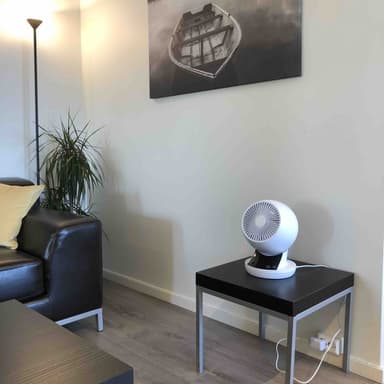 MeacoFan 360 fläkt. Energieffektiv. Quiet Mark-certifierad. Liten och praktisk. Perfekt på arbetsplatsen.