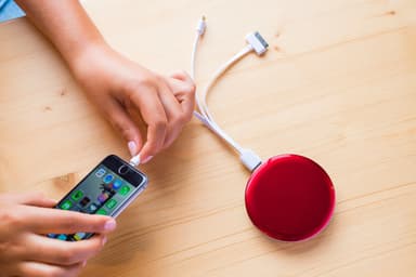 Hyper Pearl sminkspegel + powerbank (röd)