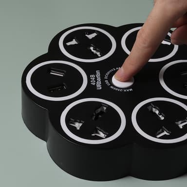 Universal grenuttag 4 USB-portar Svart
