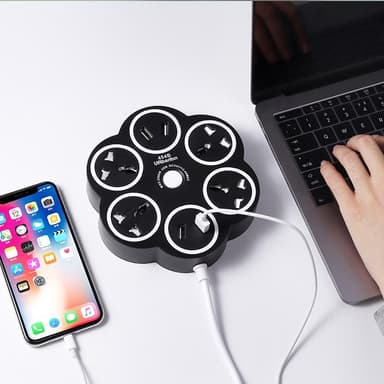 Universal grenuttag 4 USB-portar Svart