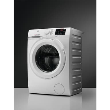AEG tvättmaskin L6FAU741I (vit)