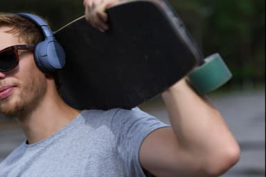 JBL Tune 660NC trådlösa on-ear hörlurar (blå)