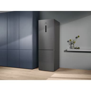 Electrolux kylskåp/frys kombiskåp LNT7ME32X2 (rostfri)
