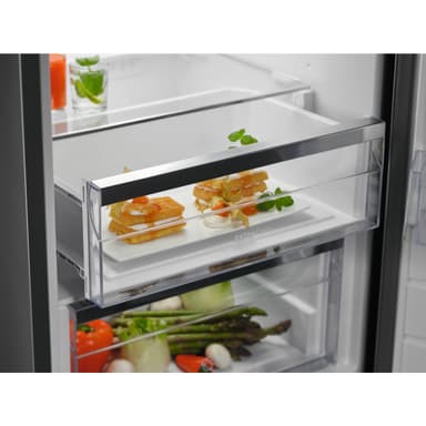 Electrolux Serie 800 Kylskåp LRC9ME38W4 (vit)