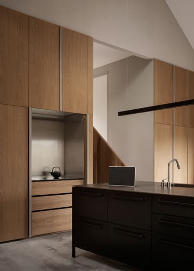 B&O Beosound Level bärbar högtalare med Google Assistant (naturell)