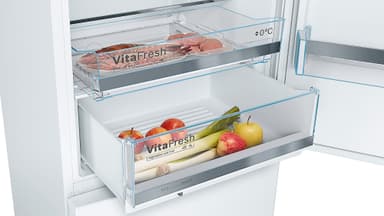 Bosch Serie 6 Kyl/Frys KGE49AWCA (vit)