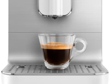 Smeg Helautomatisk Kaffemaskin BCC01WHMEU