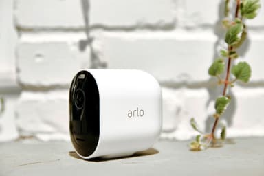 Arlo Pro 3 trådlös övervakningskamera 2K QHD  (2-pack)