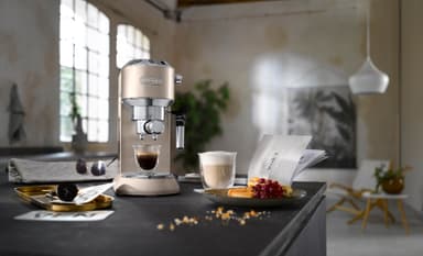 De’Longhi Dedica espressomaskin EC785BG (beige)