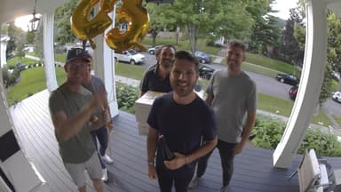 Arlo Pro 4 trådlös 2K QHD kamera 3-pack (vit)