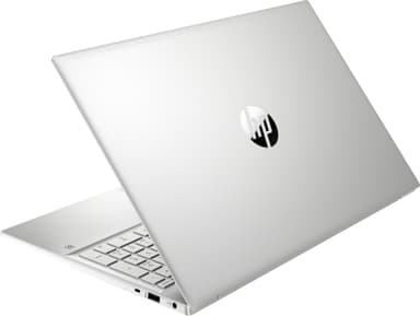 HP Pavilion 15 Ath/8/128 15.6" bärbar dator (silver)