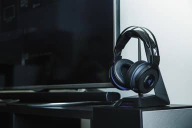 Razer Thresher Ultimate trådlösa hörlurar för PS4