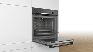Bosch Serie 4 Inbyggnadsugn HBA473BB0S (Svart)