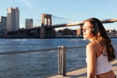 JBL Tune 760NC trådlösa around-ear hörlurar (svart)