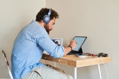 JBL Tune 760NC trådlösa around-ear hörlurar (blå)