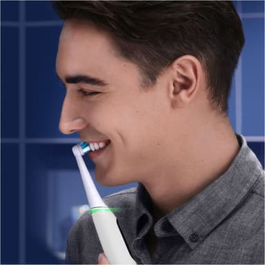 Oral-B iO6 Sensitive eltandborste 2-pack 378198 (vit/rosa)