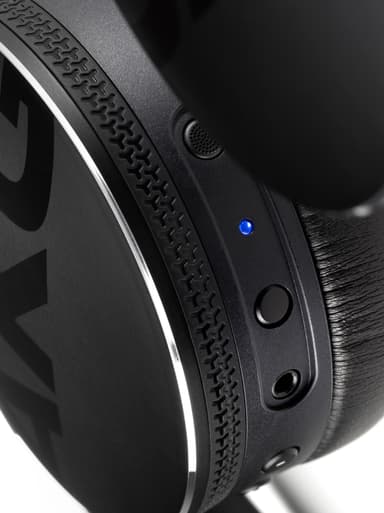 AKG trådlösa on-ear hörlurar Y50BT (svart)