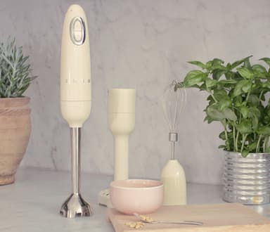 Smeg 50's style stavmixer HBF02CREU (kräm)