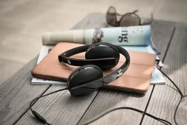 Sennheiser HD 2.20S on-ear hörlurar (svart)