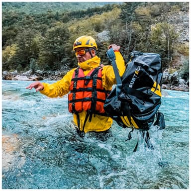 Subtech Sports Pro Drybag 45L ryggsäck (svart)