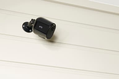 Arlo Essential trådlös FHD-smartkamera (svart)
