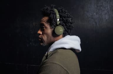 Jays x-Seven trådlösa on-ear hörlurar (gröna)