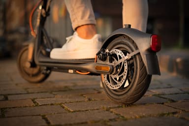 Ninebot by Segway KickScooter elscooter F30D