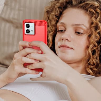 SKALO Motorola Moto G84 5G Armor Carbon Stöttåligt TPU-skal - Röd