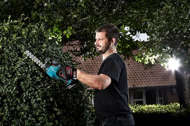 Makita DUM604ZX kant- / häcksax (utan batteri)