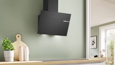 Bosch Serie 2 Vägghängd Köksfläkt DWK65DK60 (klarglas-svart 60 cm)