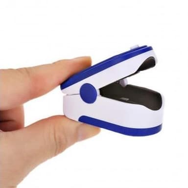 Oximeter / Pulsoximeter som mäter puls och syresättning, Blå