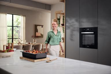 Miele Inbyggnadsugn H2457B ACTIVE (svart)