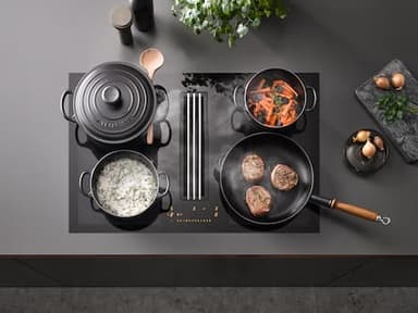 Miele Induktionshäll med inbyggd fläkt KMDA 7676 FL-U (80cm)