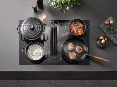 Miele Induktionshäll med inbyggd fläkt KMDA 7676 FL-U (80cm)