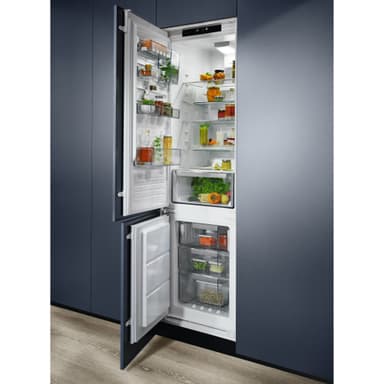 Electrolux Serie 600 Kyl/Frys ENS8TE19S (integrerad)
