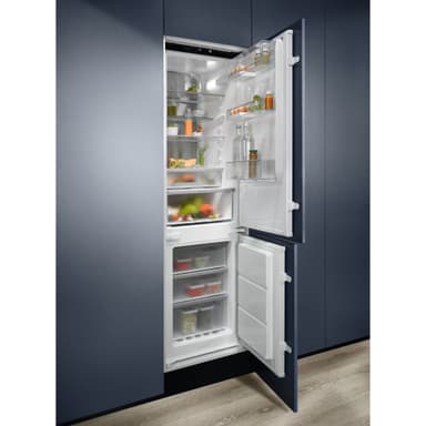 Electrolux Serie 800 Kyl/Frys LNC8ME18S (integrerad)