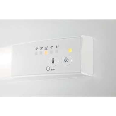 Electrolux Serie 300 Kylskåp med frysfack LFB3AF82R (integrerad)