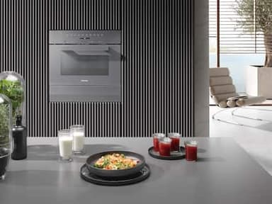 Miele Mikrovågsugn M 2224 SC (Obsidiansvart)