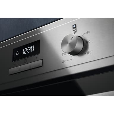 Electrolux Serie 600 Inbyggnadsugn OOB301NX (rostfri)