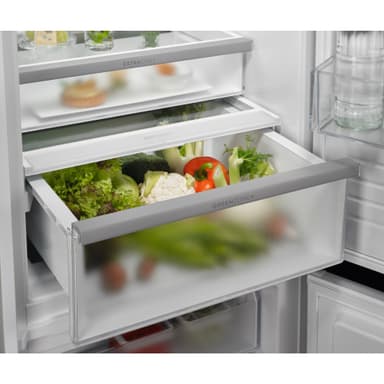 Electrolux Serie 800 Kyl/Frys ENC8MD19S (integrerad)