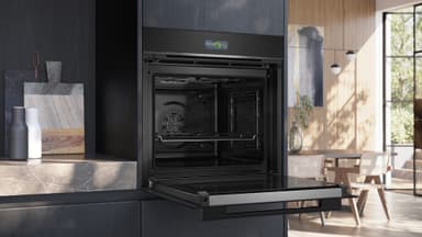 Siemens IQ700 Inbyggnadsugn HB772G1B1 (svart)