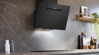 Siemens IQ300 Vägghängd Köksfläkt LC67KFN60 (svart 60 cm)