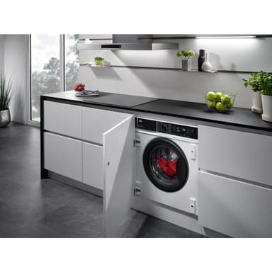 AEG Serie 7000 Tvätt/Tork L7WBI864T4 (8/4kg integrerad)