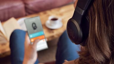 JBL Live 775NC trådlösa around ear-hörlurar (svarta)