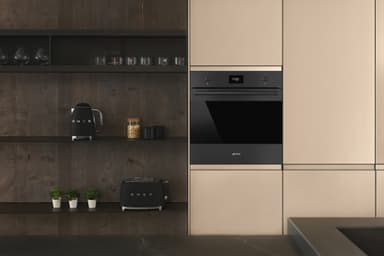 Smeg Serie Classic Inbyggnadsugn SFP6301TVN (svart)